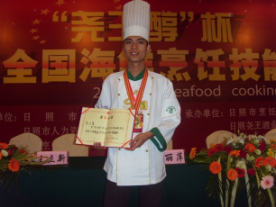 龙丁育个人简介